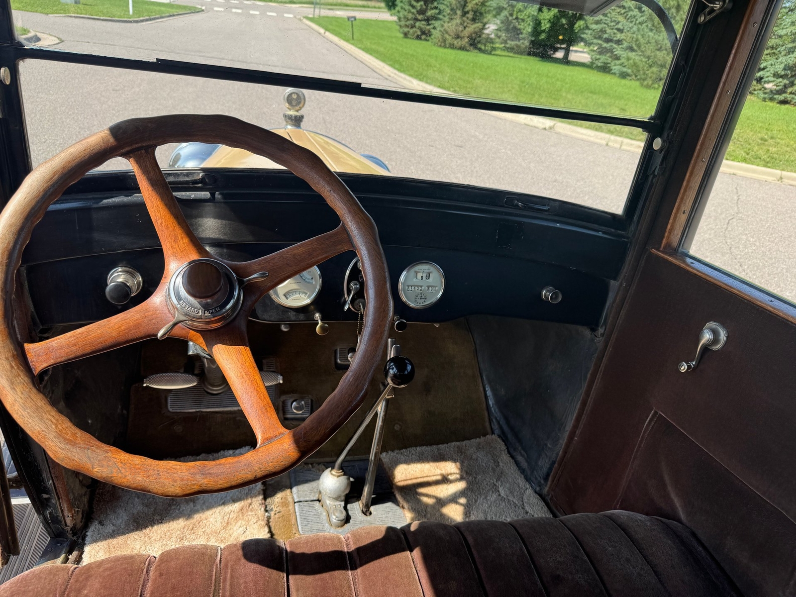 Cadillac-Type-61-Sedan-5-Passenger-1923-Sedan-10