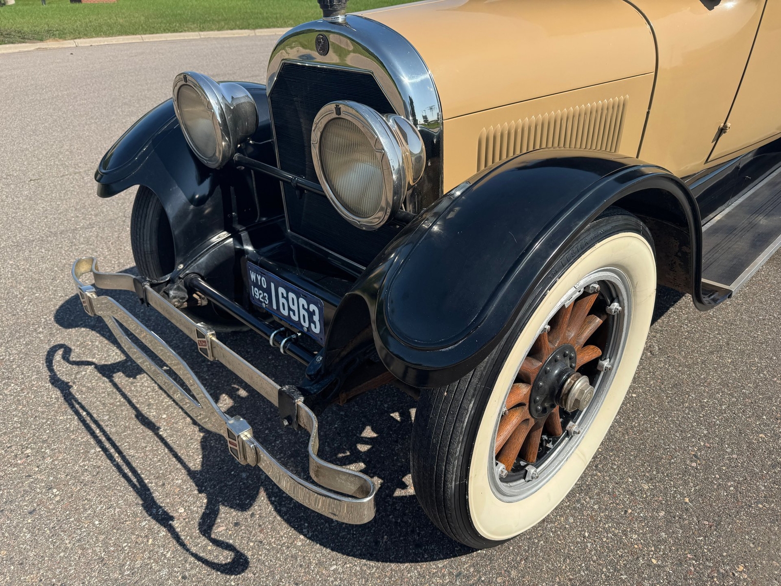 Cadillac-Type-61-Sedan-5-Passenger-1923-Sedan-18