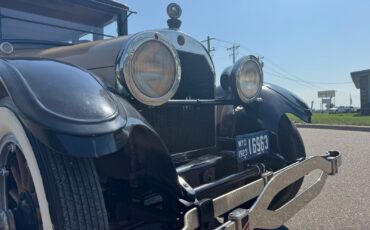 Cadillac-Type-61-Sedan-5-Passenger-1923-Sedan-20