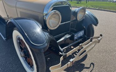Cadillac-Type-61-Sedan-5-Passenger-1923-Sedan-22