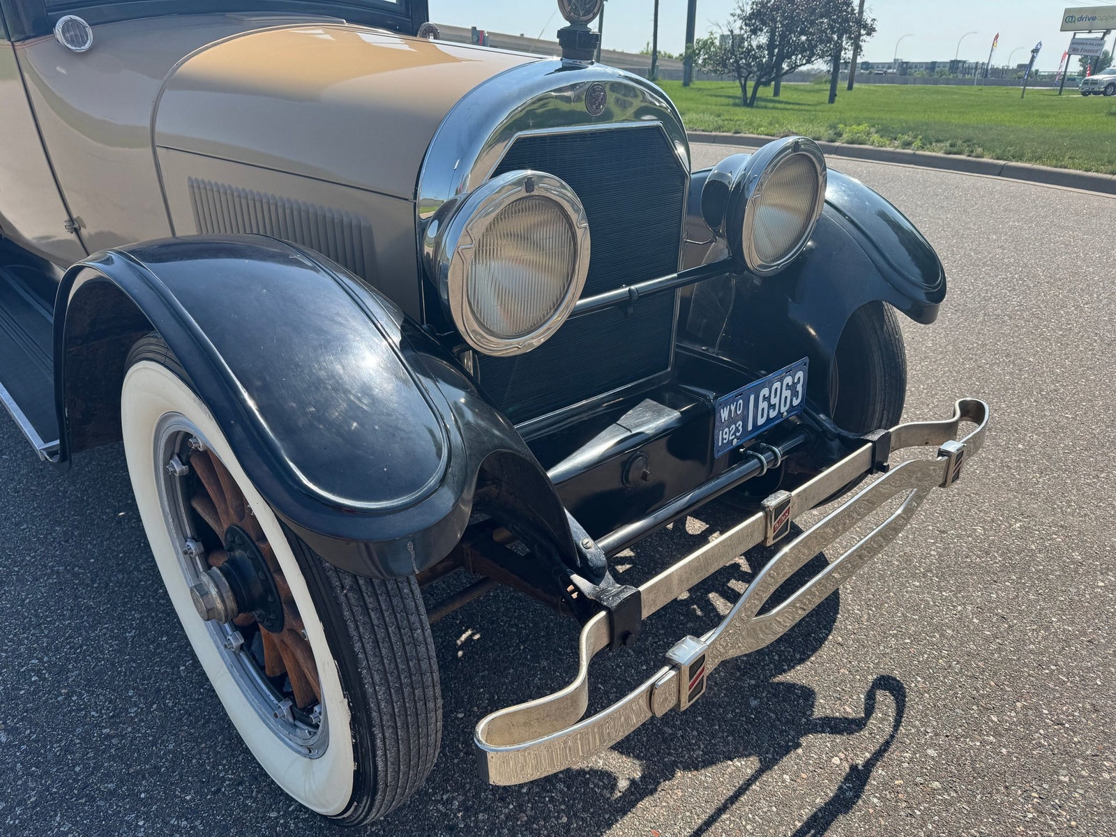 Cadillac-Type-61-Sedan-5-Passenger-1923-Sedan-22