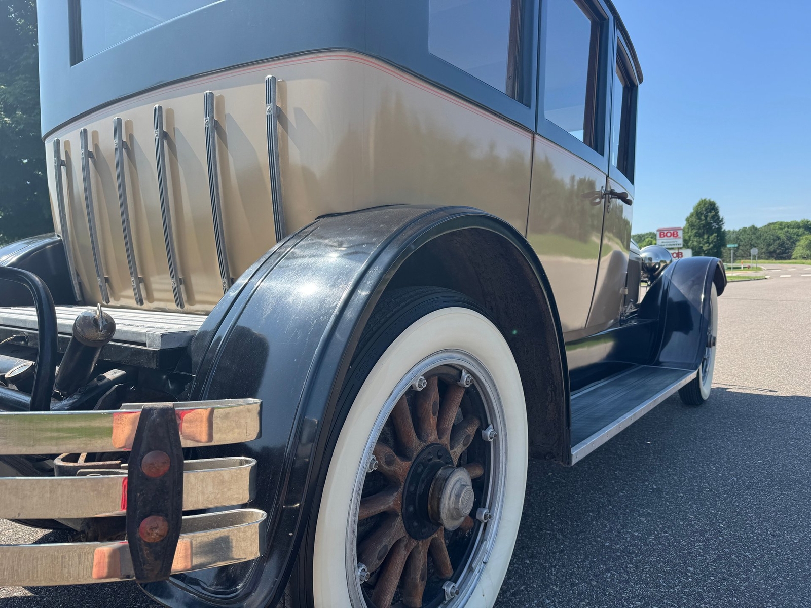 Cadillac-Type-61-Sedan-5-Passenger-1923-Sedan-25