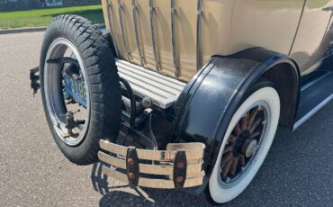 Cadillac-Type-61-Sedan-5-Passenger-1923-Sedan-26