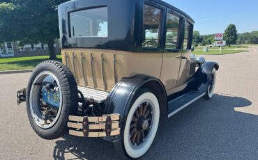 Cadillac-Type-61-Sedan-5-Passenger-1923-Sedan-3