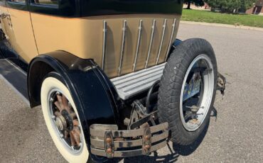 Cadillac-Type-61-Sedan-5-Passenger-1923-Sedan-30