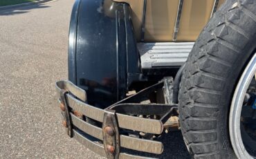 Cadillac-Type-61-Sedan-5-Passenger-1923-Sedan-32