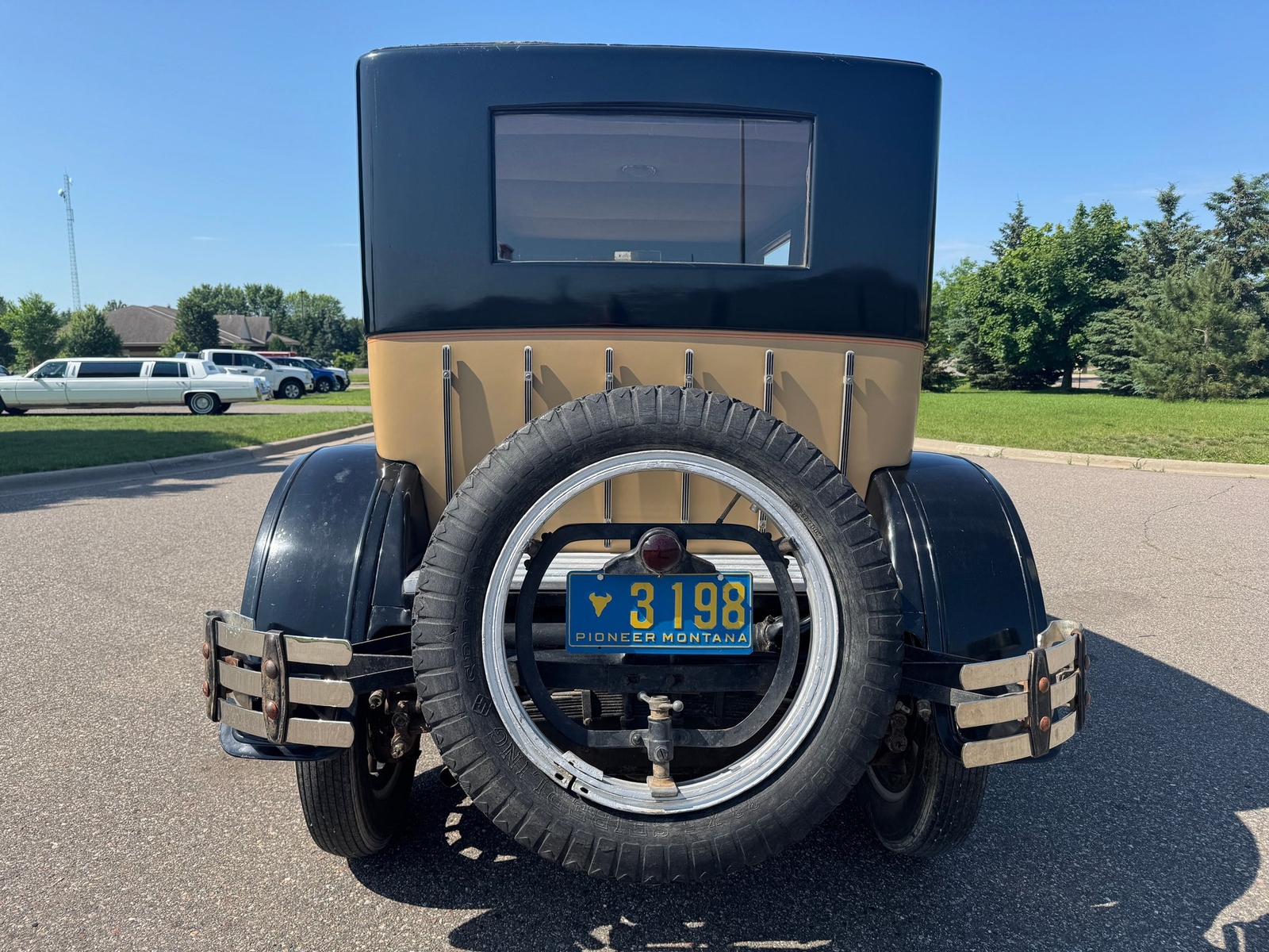 Cadillac-Type-61-Sedan-5-Passenger-1923-Sedan-5