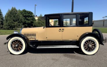 Cadillac-Type-61-Sedan-5-Passenger-1923-Sedan-7
