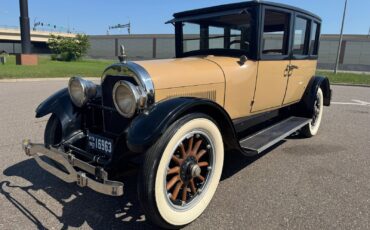Cadillac-Type-61-Sedan-5-Passenger-1923-Sedan-8