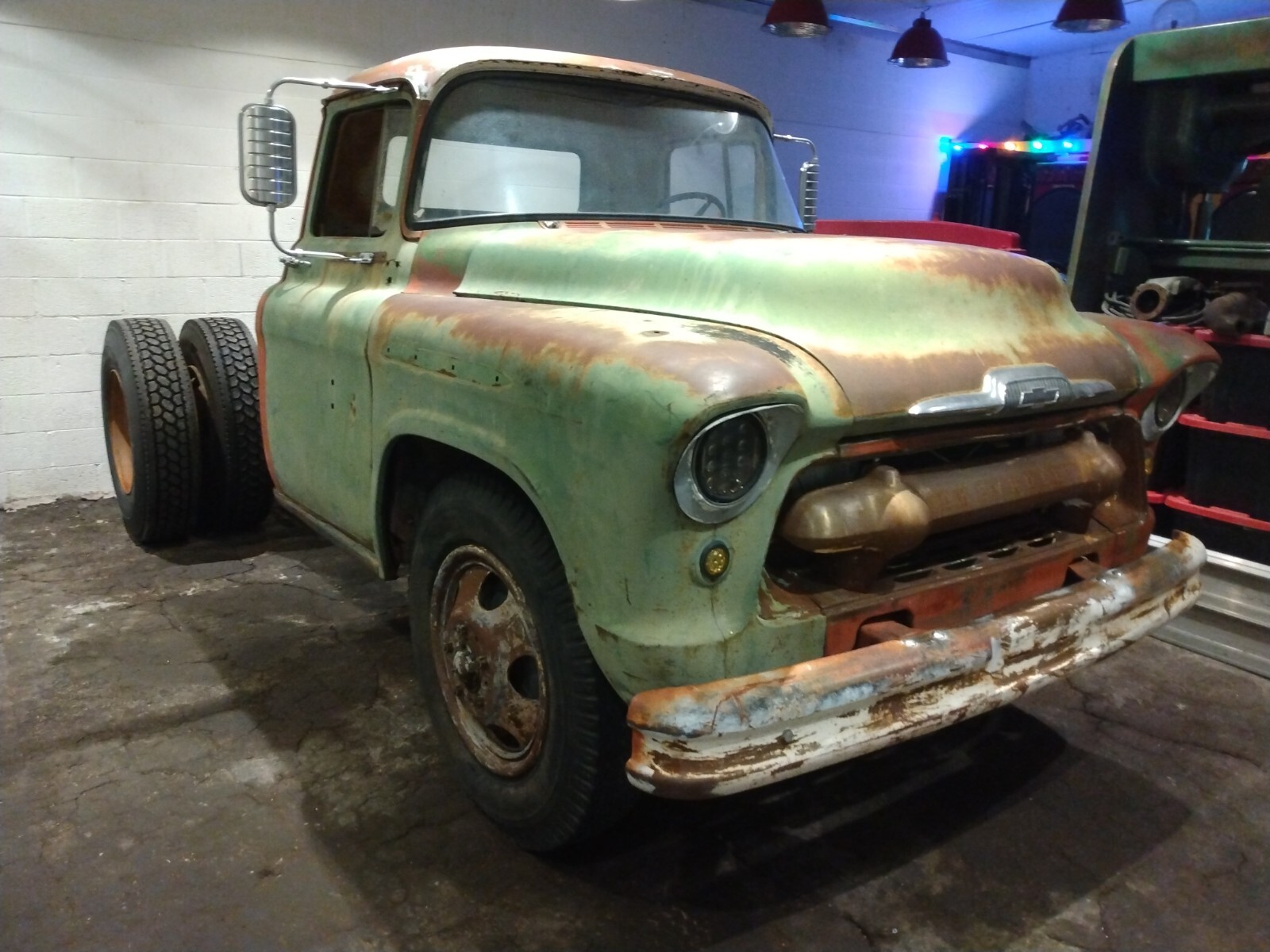 Chevrolet-1-Ton-Pickup-1956-Cab-Chassis-1