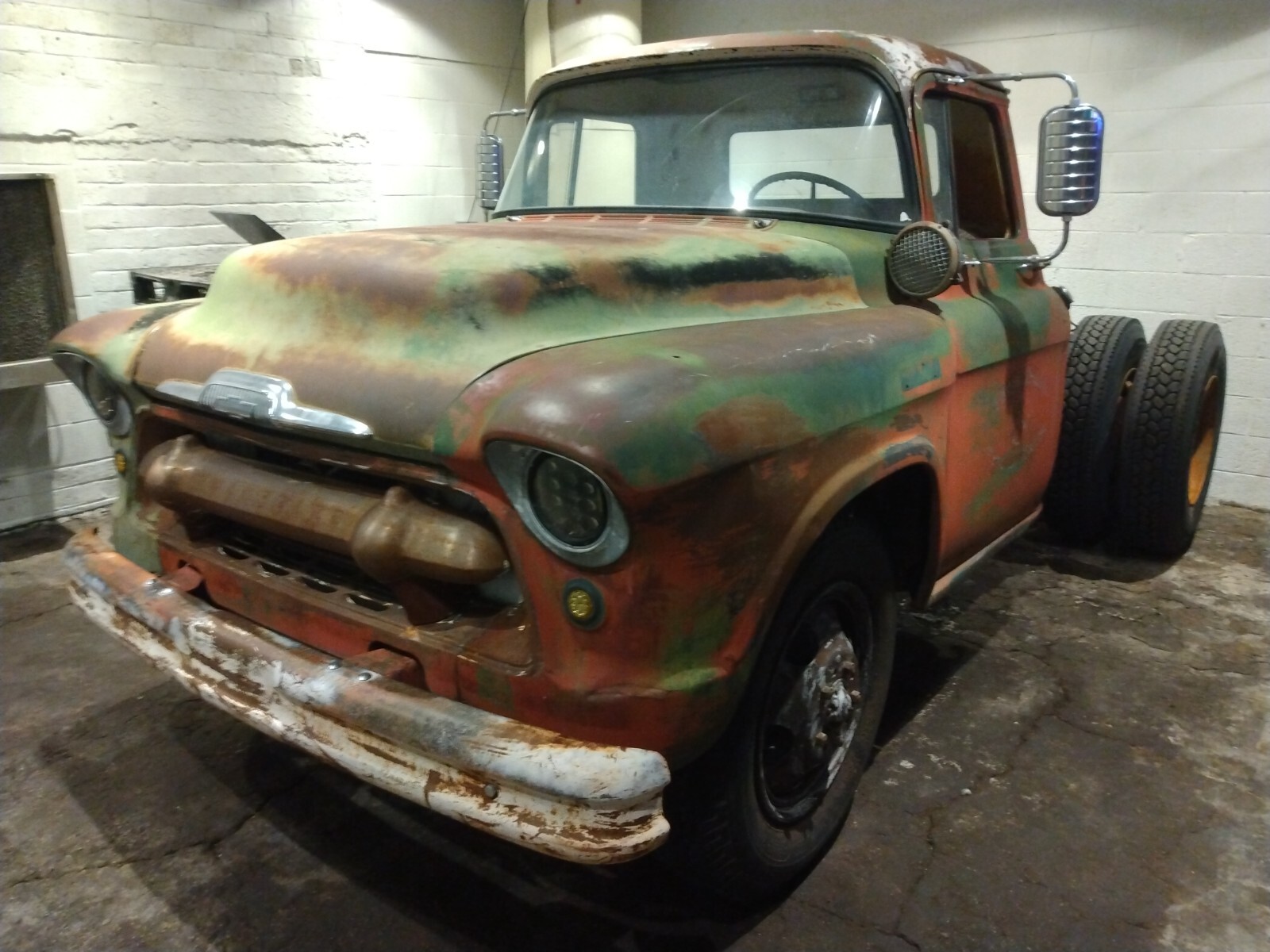 Chevrolet-1-Ton-Pickup-1956-Cab-Chassis