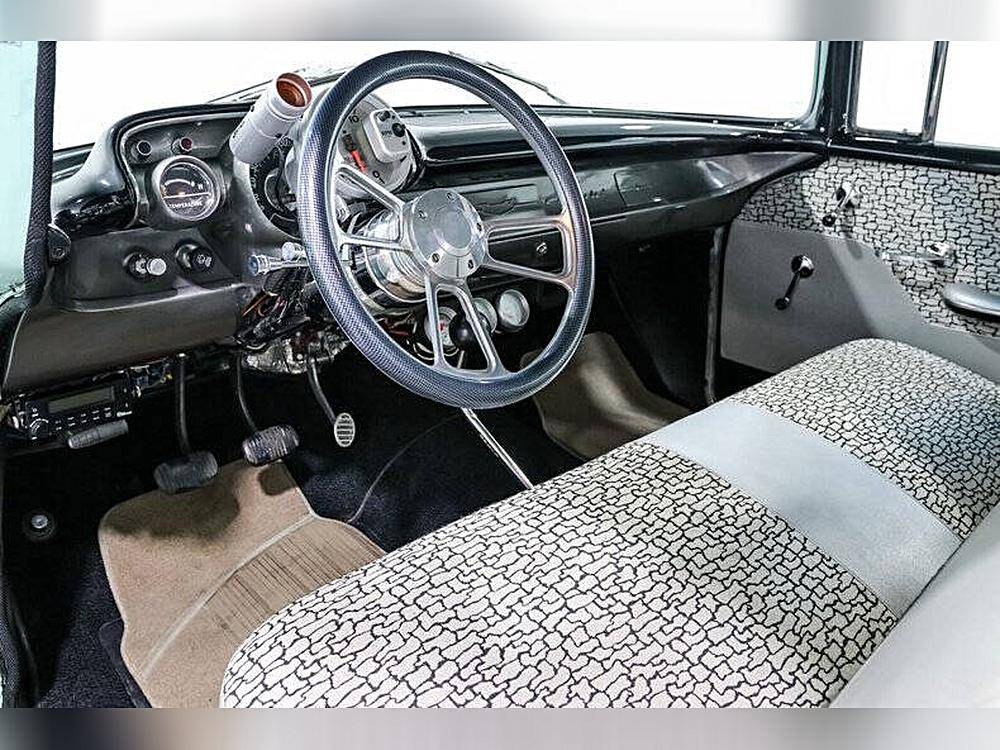 Chevrolet-150-1957-custom-12