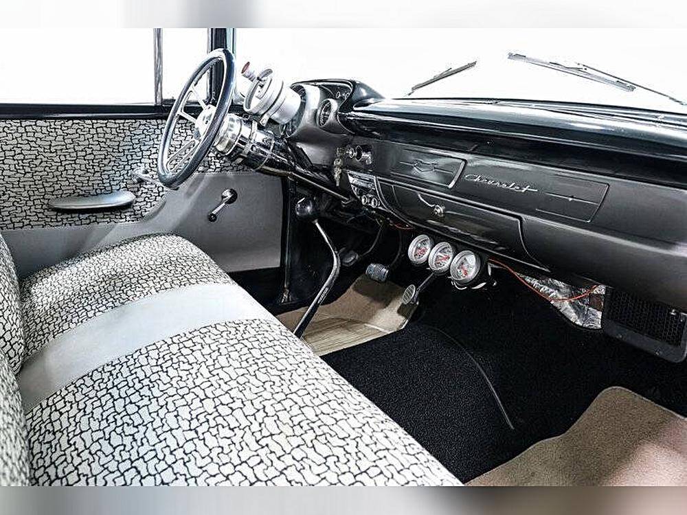 Chevrolet-150-1957-custom-16