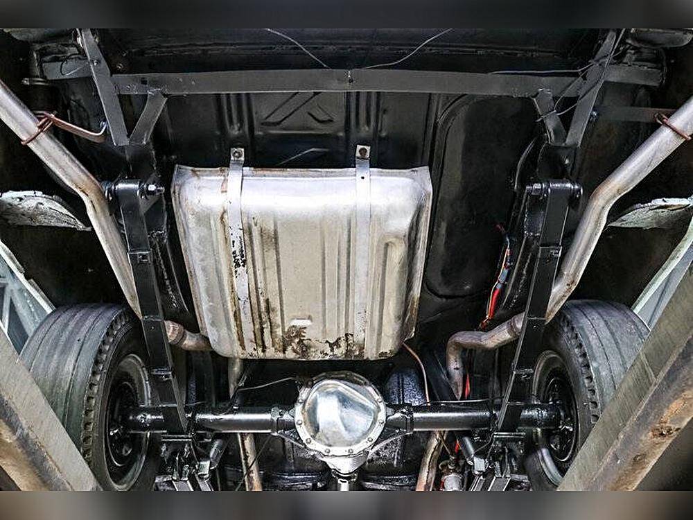 Chevrolet-150-1957-custom-22