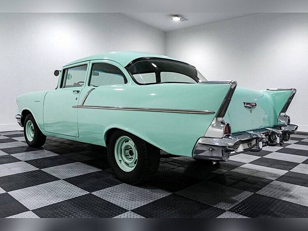 Chevrolet-150-1957-custom-4
