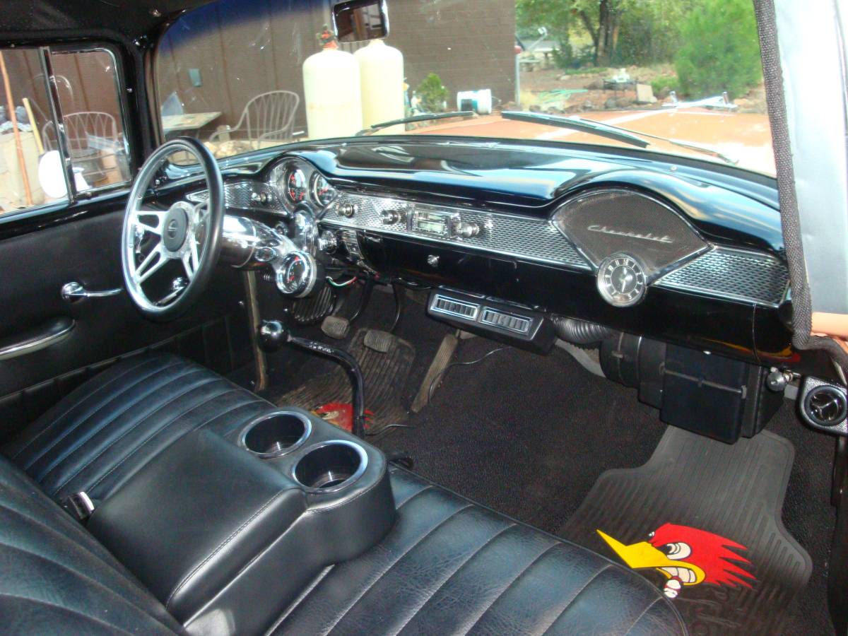 Chevrolet-150-businessman-1955-custom-19
