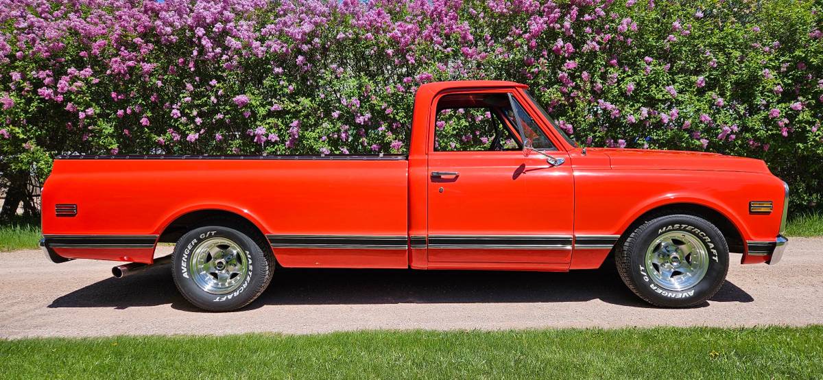 Chevrolet   1969 orange