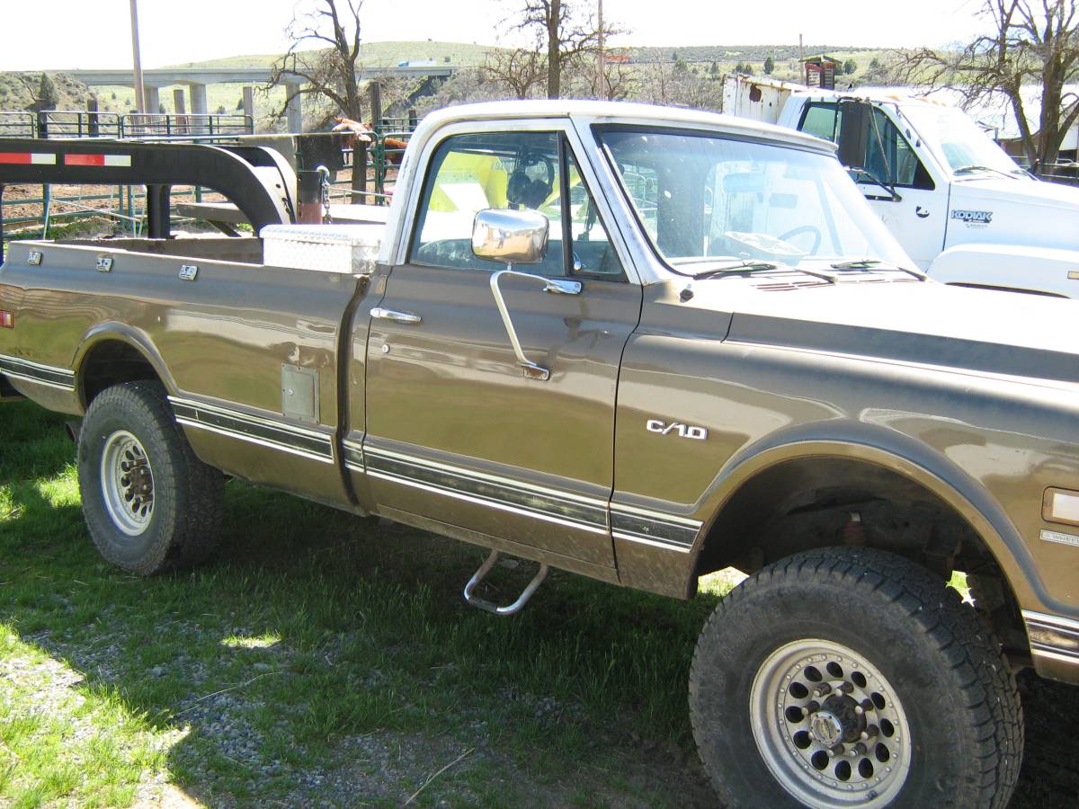 Chevrolet-1970-brown-1