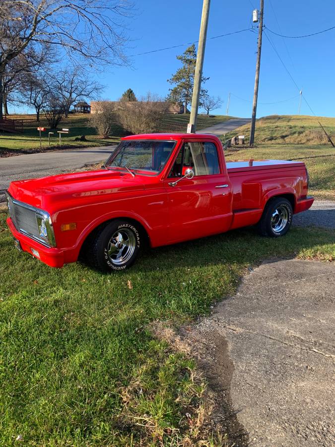 Chevrolet   1970 red
