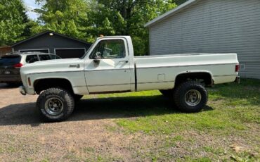 Chevrolet-1977-white-1