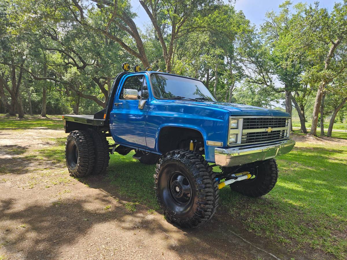 Chevrolet-1984-blue-13