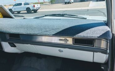 Chevrolet-1987-white-15