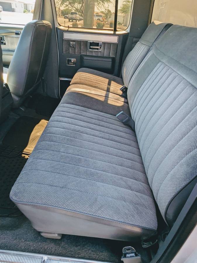 Chevrolet-1987-white-8