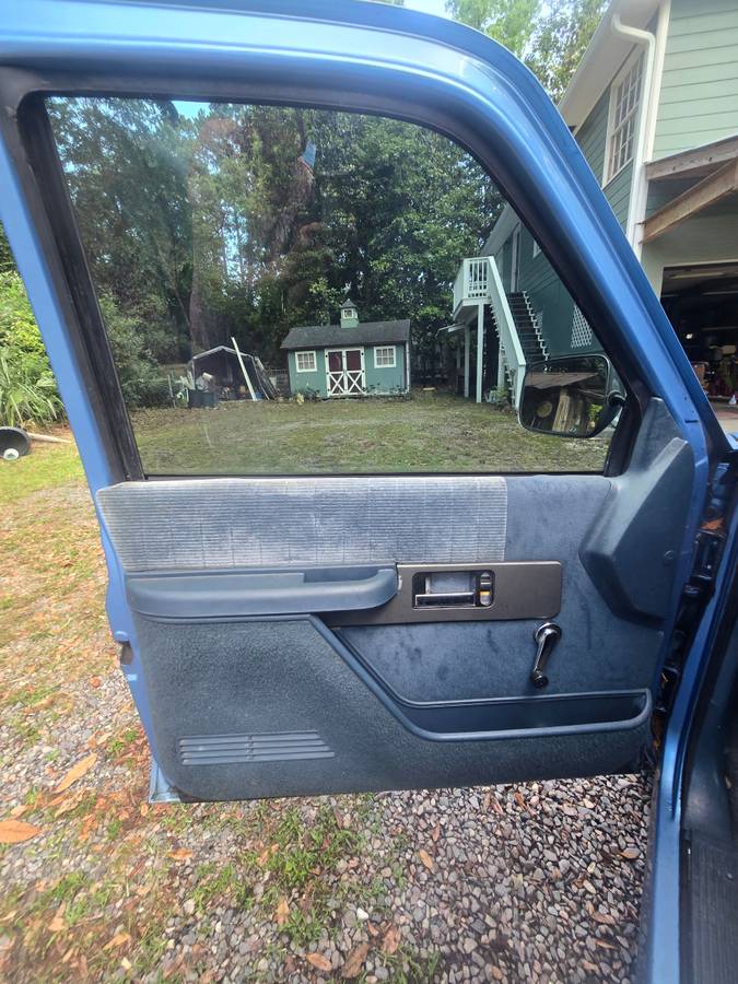 Chevrolet-1992-blue-9