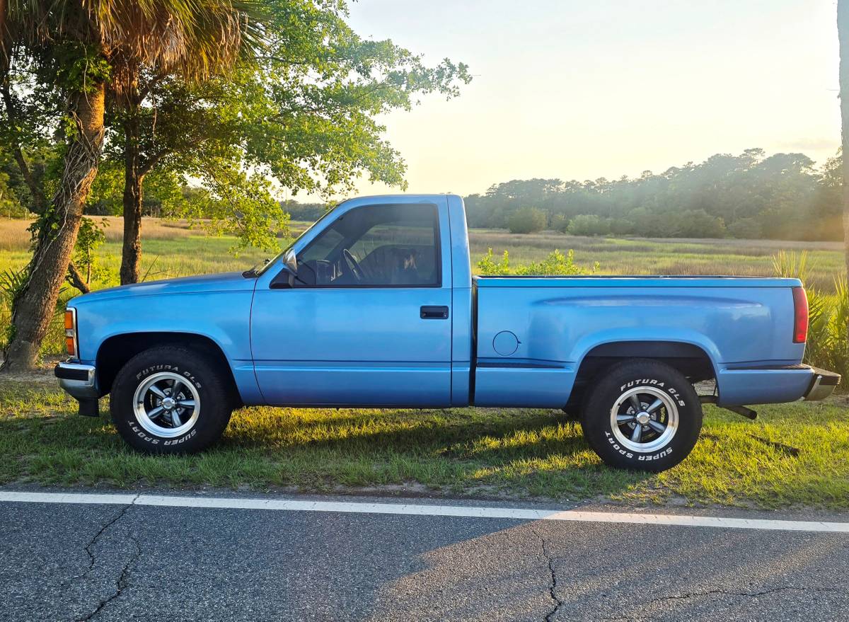 Chevrolet   1992 blue