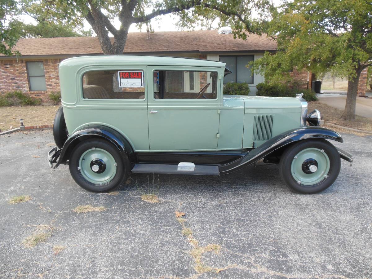 Chevrolet-2-door-sedan-1929-green-1