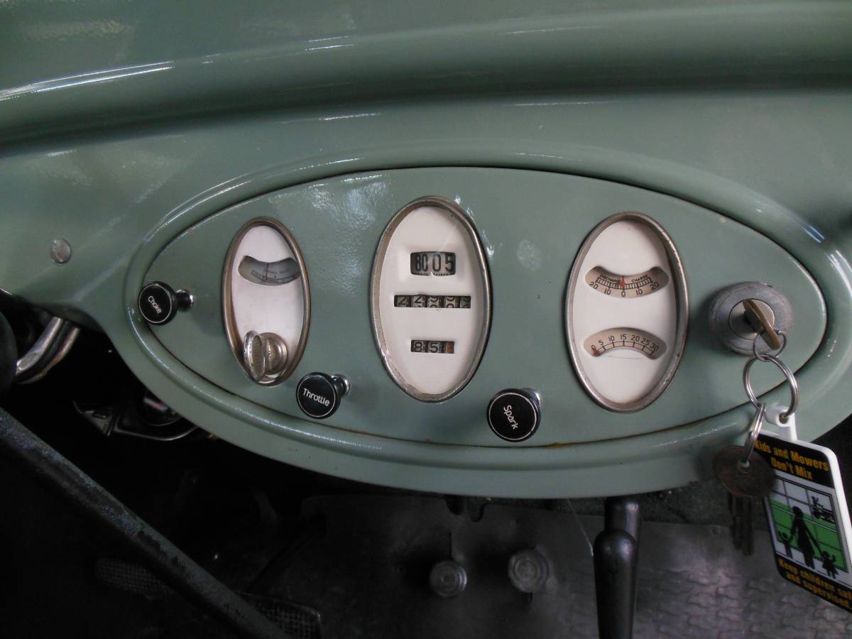 Chevrolet-2-door-sedan-1929-green-2