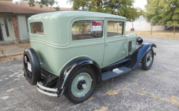 Chevrolet-2-door-sedan-1929-green