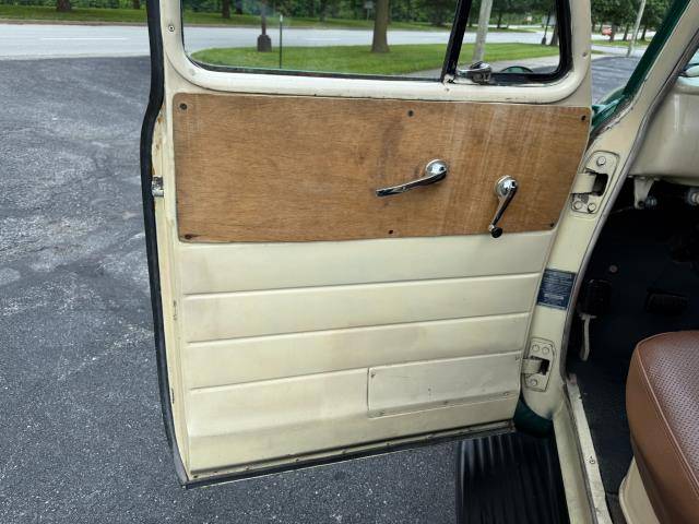 Chevrolet-3100-1954-green-11