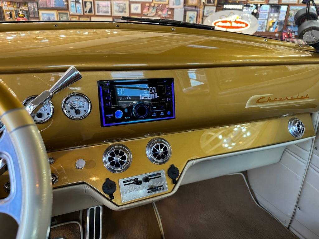 Chevrolet-3100-5-window-custom-p-1954-yellow-15