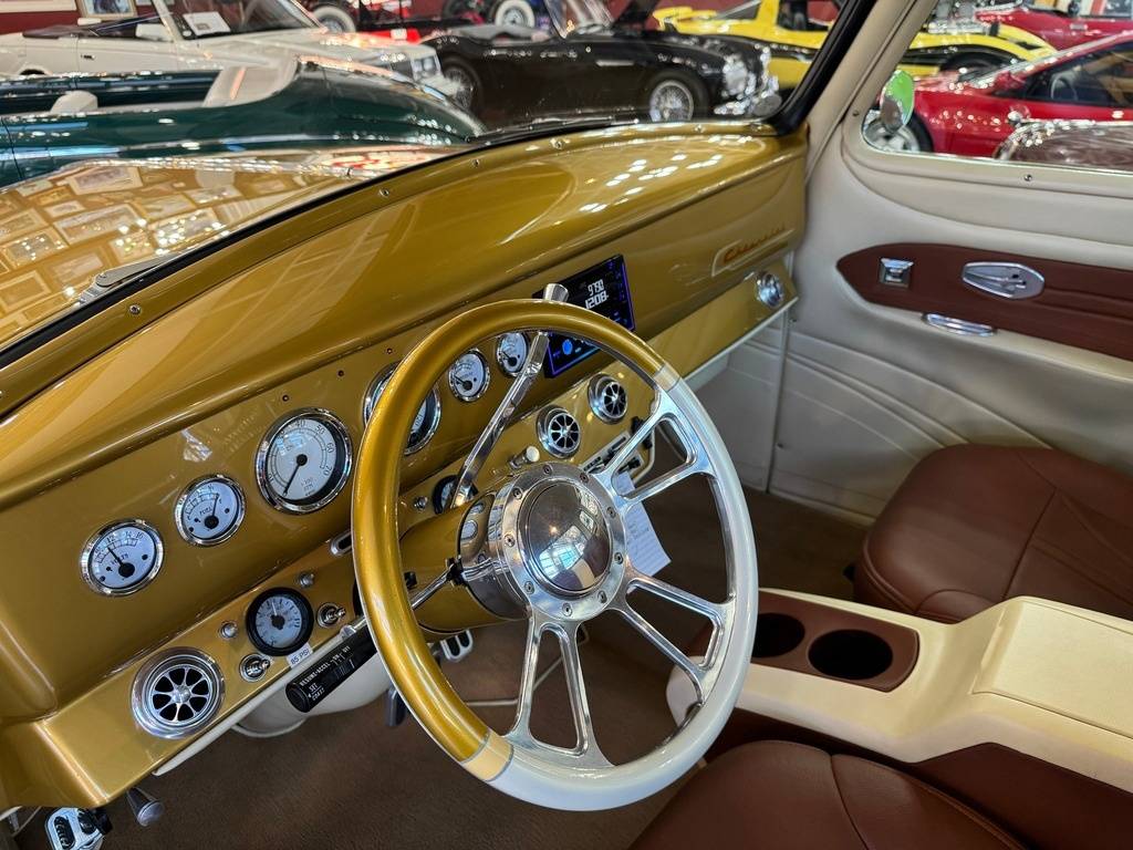 Chevrolet-3100-5-window-custom-p-1954-yellow-17