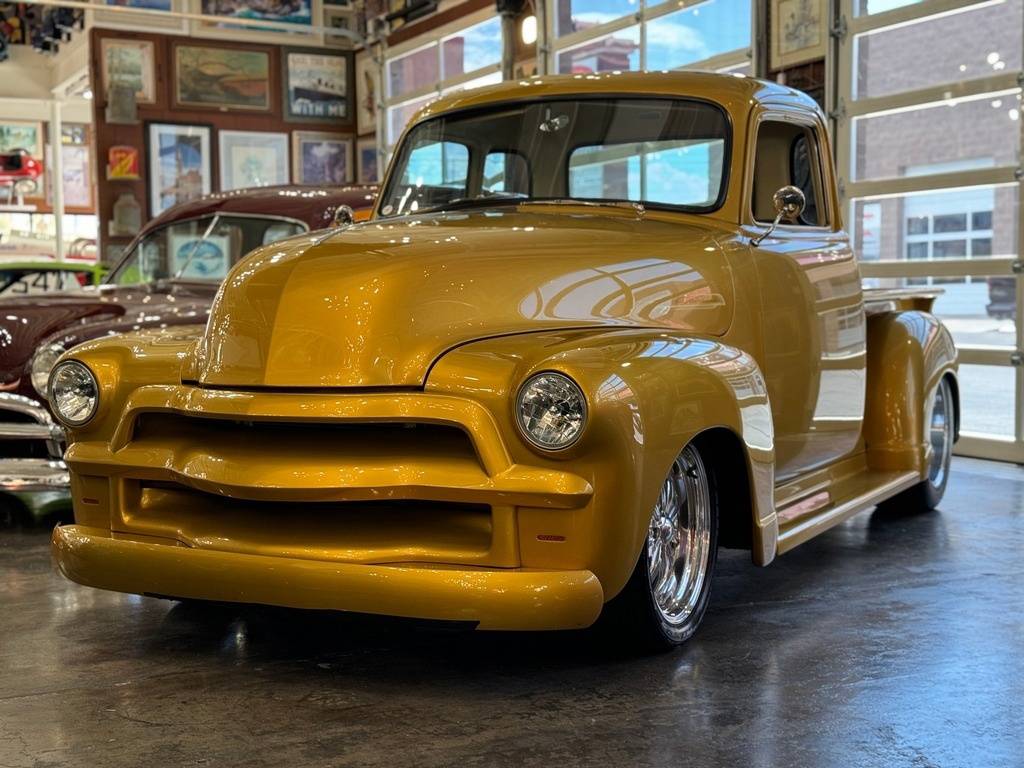 Chevrolet-3100-5-window-custom-p-1954-yellow