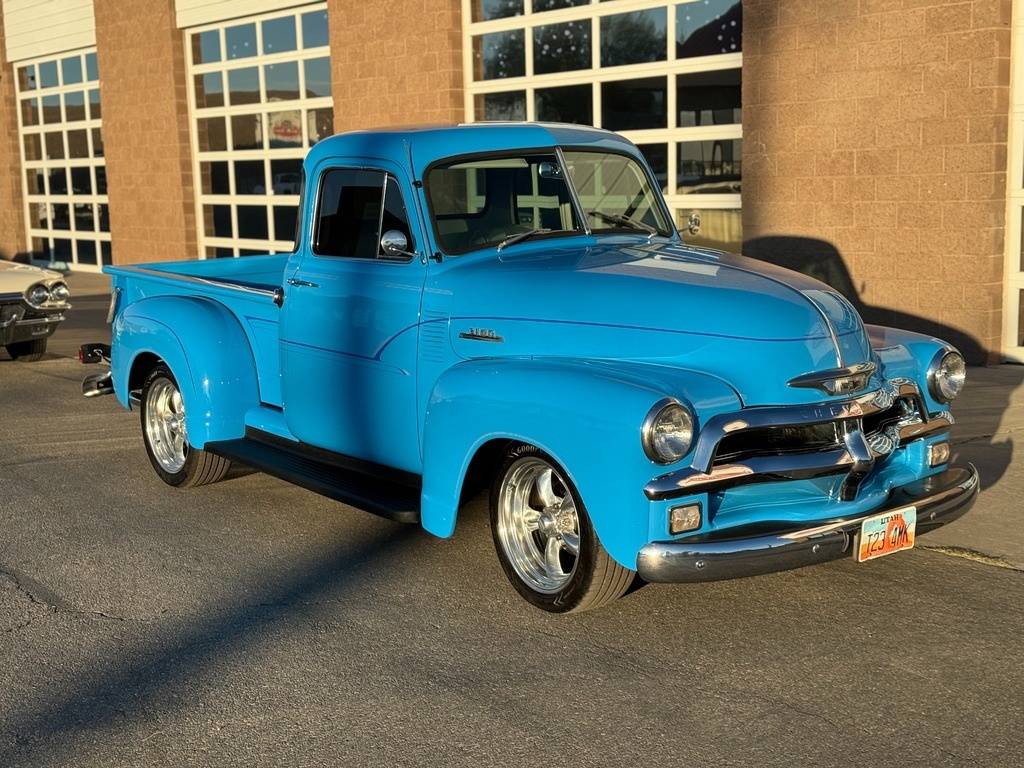 Chevrolet-3100-restomod-pickup-1950-blue-1