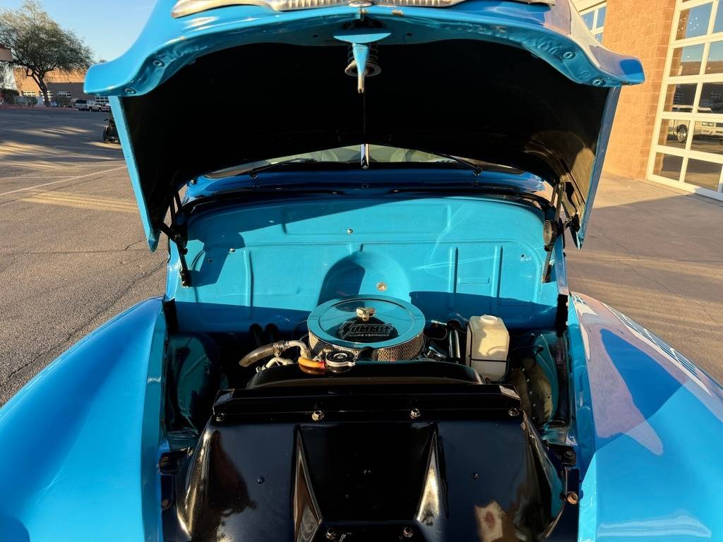 Chevrolet-3100-restomod-pickup-1950-blue-15