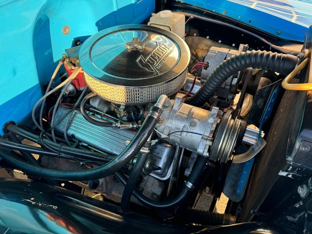 Chevrolet-3100-restomod-pickup-1950-blue-18