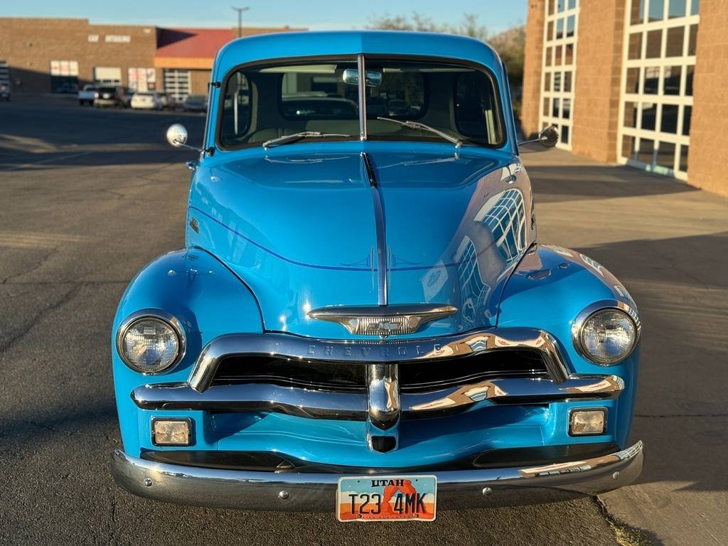 Chevrolet-3100-restomod-pickup-1950-blue-2