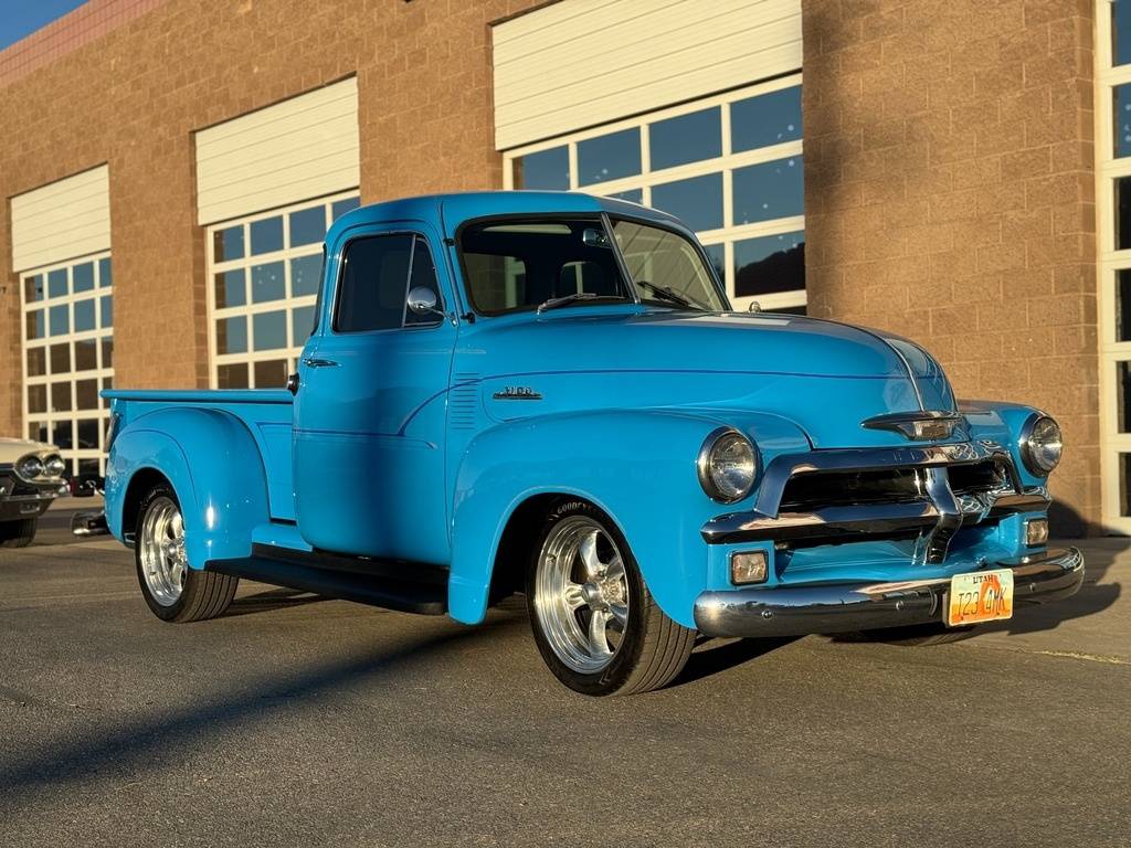 Chevrolet-3100-restomod-pickup-1950-blue-20
