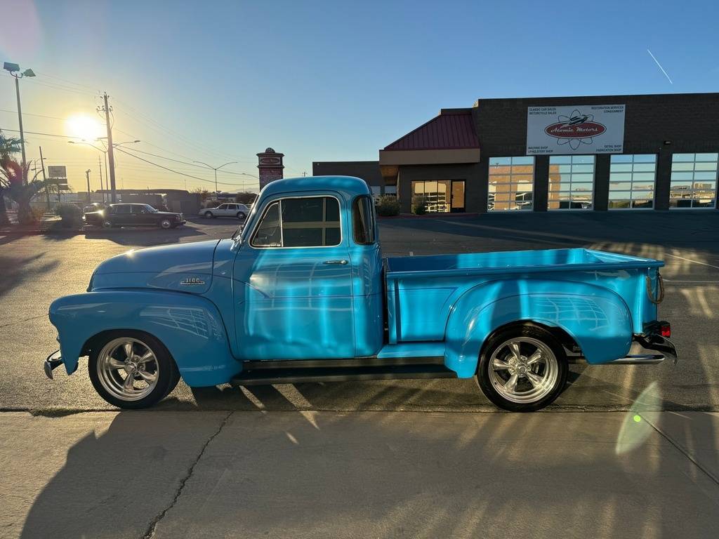Chevrolet-3100-restomod-pickup-1950-blue