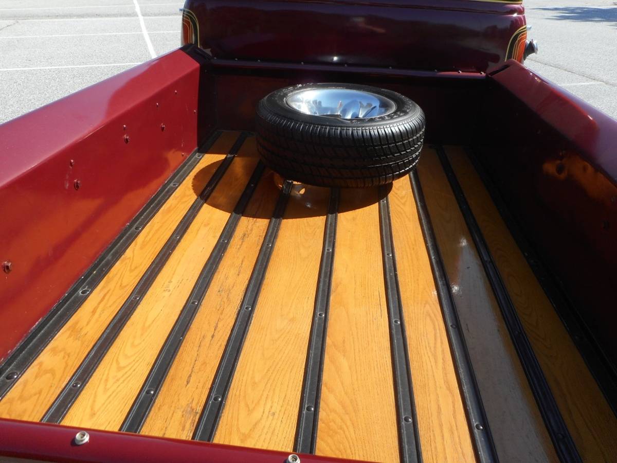 Chevrolet-3100-truck-1952-custom-11