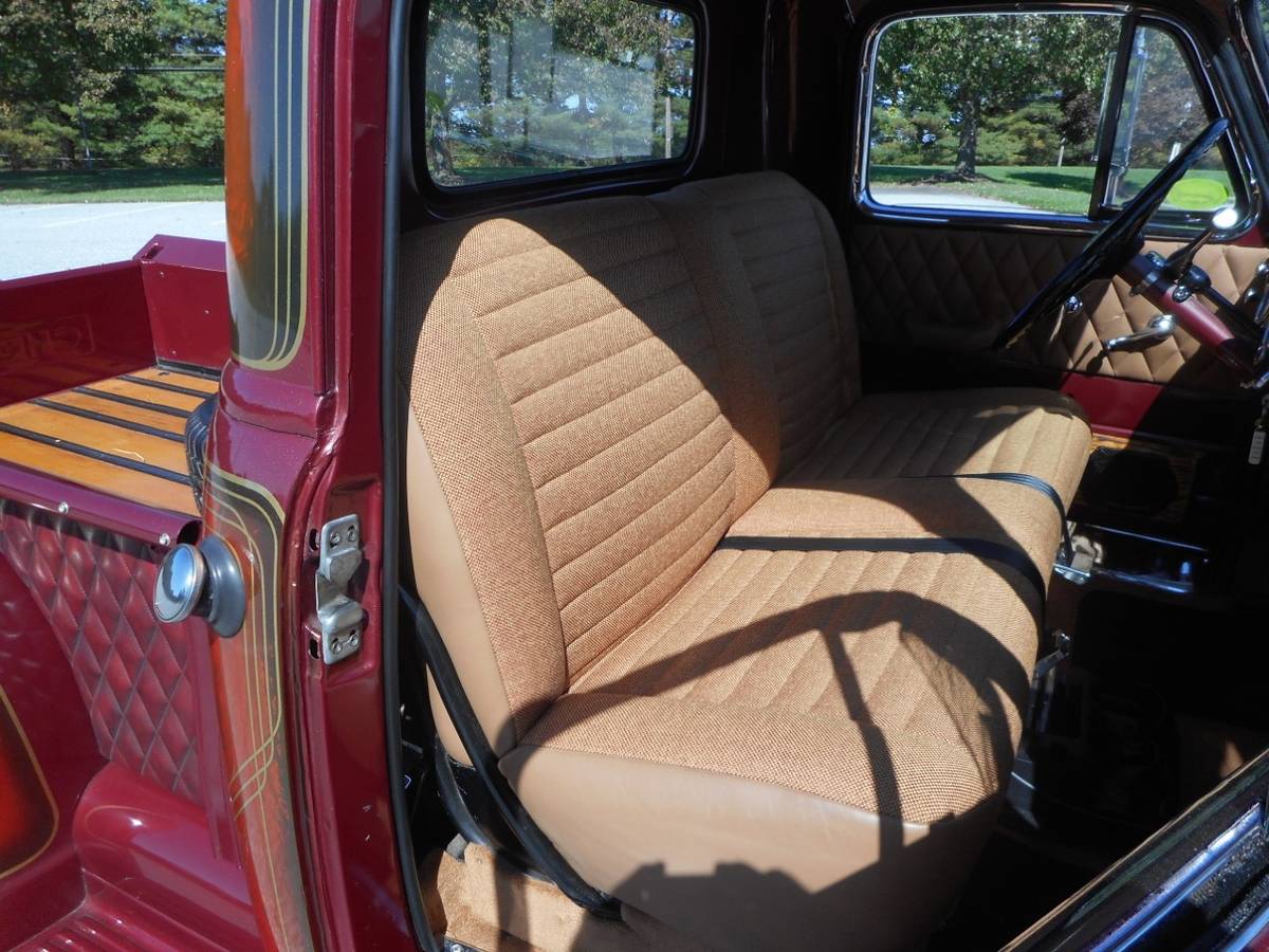 Chevrolet-3100-truck-1952-custom-15