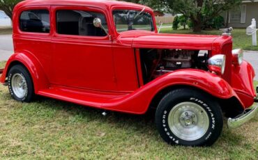 Chevrolet-Antique-1933-red-4