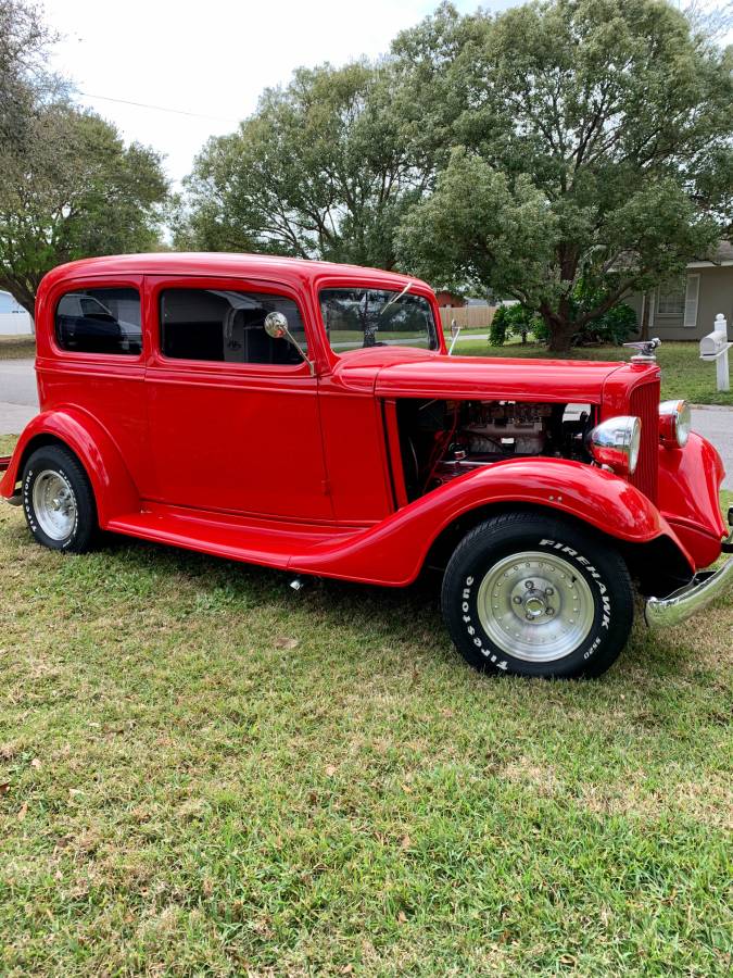 Chevrolet-Antique-1933-red-4