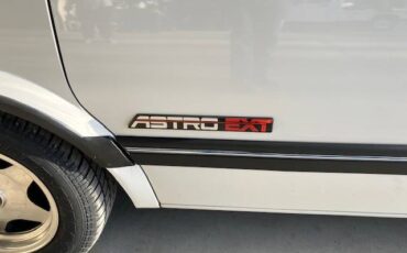 Chevrolet-Astro-cargo-van-1994-white-1