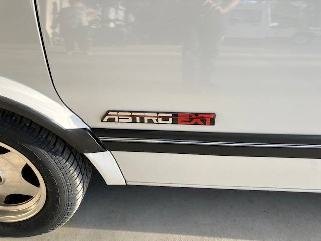Chevrolet-Astro-cargo-van-1994-white-1