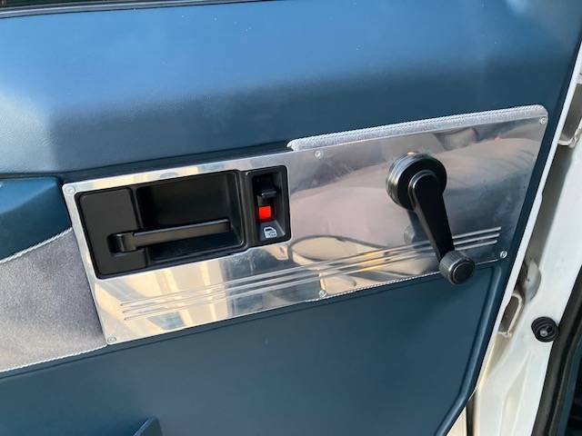 Chevrolet-Astro-cargo-van-1994-white-18