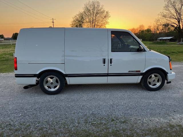 Chevrolet-Astro-cargo-van-1994-white-20